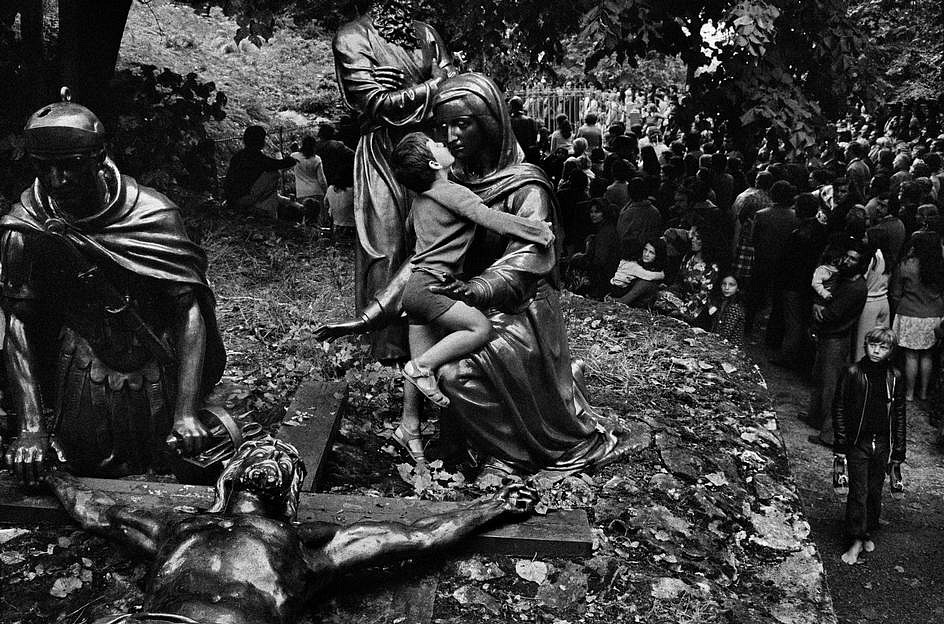 Josef KOUDELKA, Lourdes, France
1973