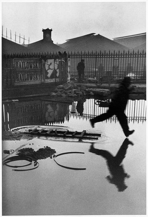 Henri CARTIER-BRESSON, Gare St. Lazare, Paris
1932