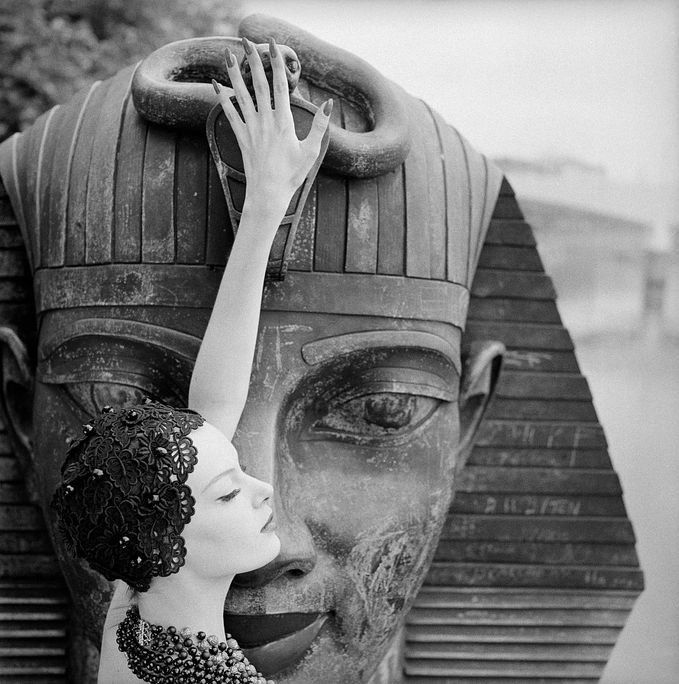 Norman PARKINSON, Nena and the Sphinx, Queen Magazine
1963, Modern gelatin silver hand processed print on Ilford fiber-based paper