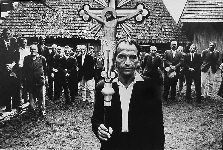 Markéta LUSKACOVA, The Funeral of Janko Adam, Å umiac. From the series Å umiac Mountain Village.
1968, Silver Bromide Print