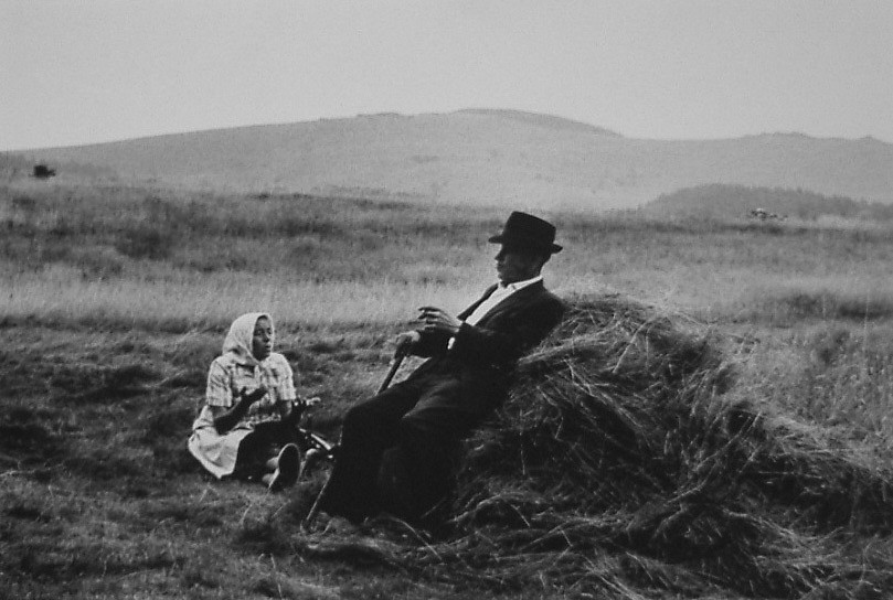 Markéta LUSKACOVA, Couple Sitting in Haystack, Uhorna
1970, Silver Bromide Print