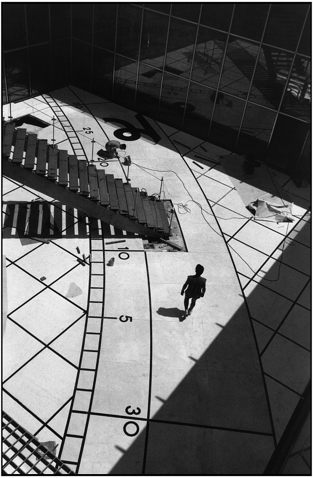 Martine FRANCK, Grande Arche de la Defense, Paris, France
1989