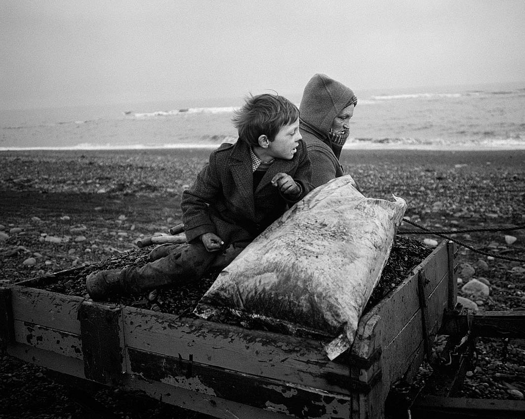 Chris KILLIP, Rocker and Rosie Going Home, Seacoal Beach, Tynemouth, Northumberland
1984