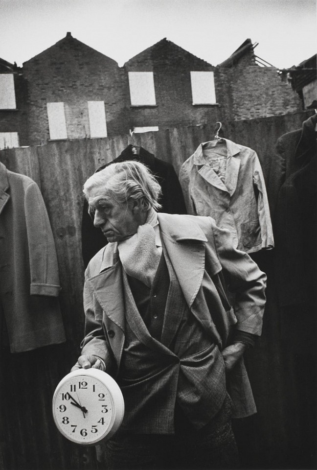 Markéta LUSKACOVA, Edward with Clock, Off Cheshire Street Market, London
1989