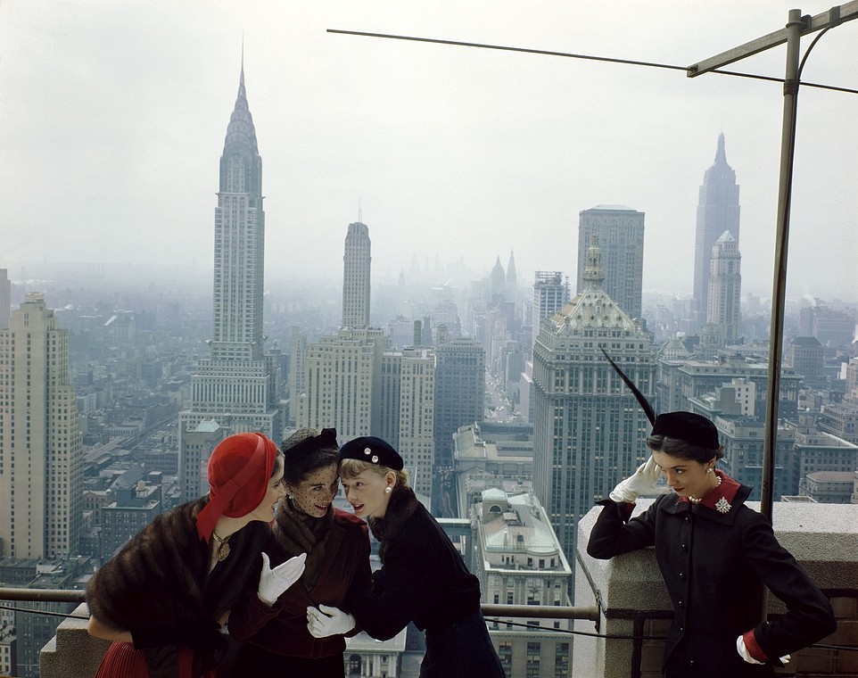Norman PARKINSON, Young Velvets, Young Prices, Hat Fashions, Vogue
1949, Digital C-type print on Fuji Crystal Archive paper