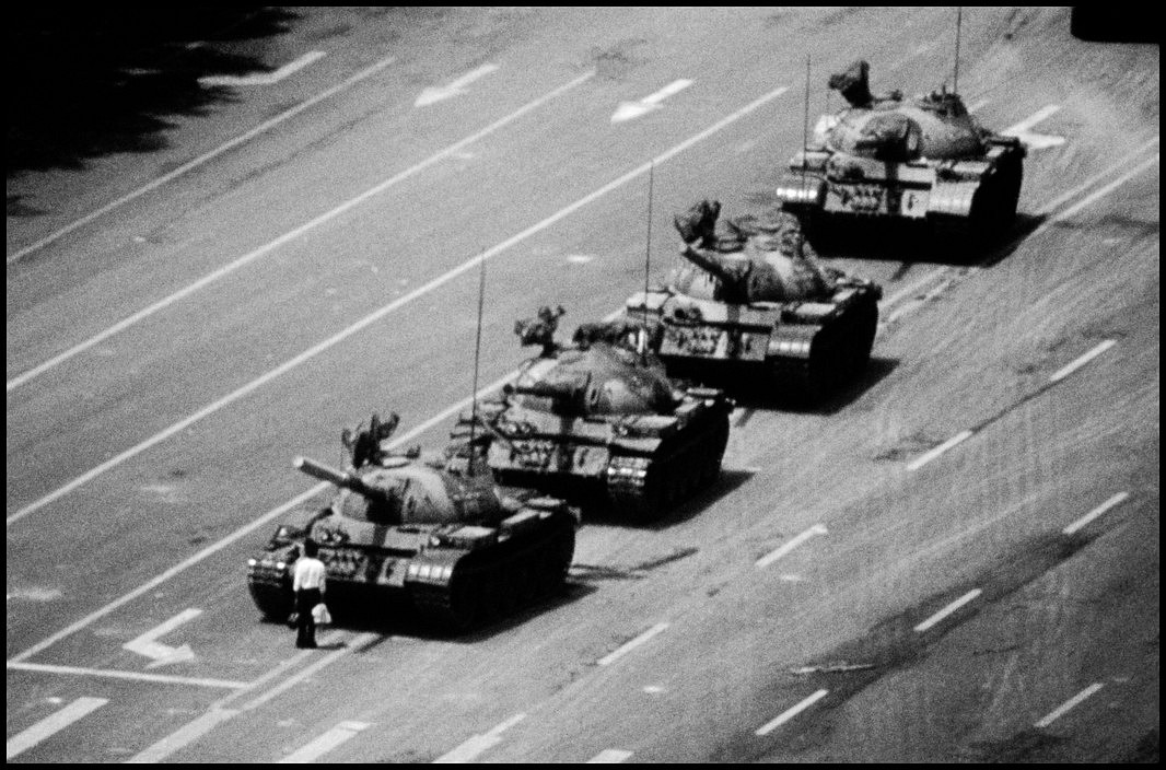 Stuart FRANKLIN, CHINA. Beijing. Tiananmen Square. 'the tank man'
1989