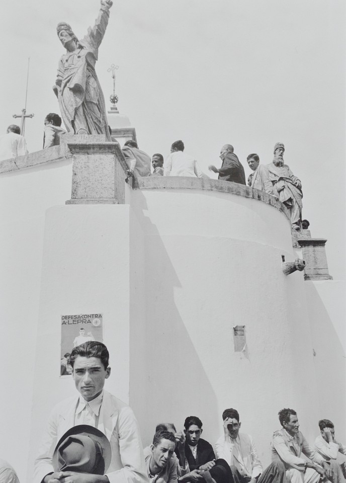 Genevieve NAYLOR, During a Lull, Bom Jesus de Matosinhos. Congonhas do Campo, Minas Gerais
1942