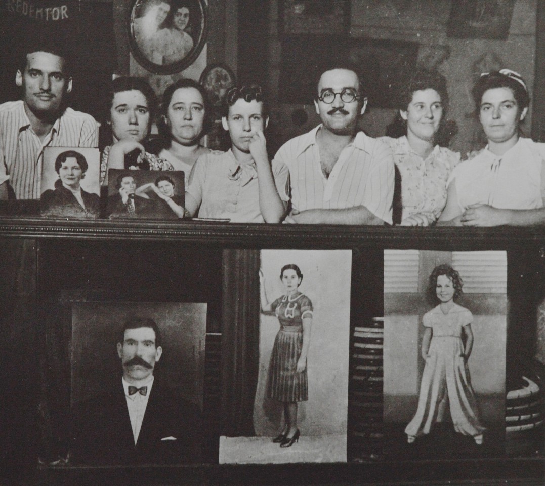 Genevieve NAYLOR, Family Group, Rio
1941