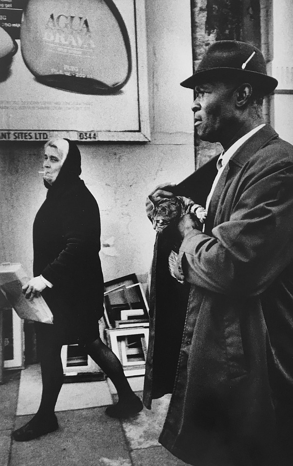 Markéta LUSKACOVA, Man with a kitten, Bethnal Green Rd, from the series 'Photographs from Spitafields'
1975, Silver Bromide Print