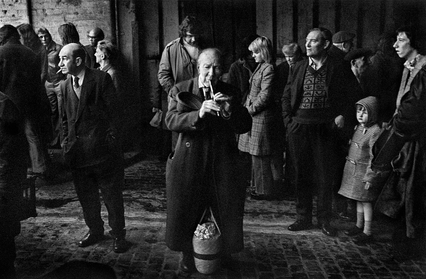 Markéta LUSKACOVA, Musician in the tunnel of Sclater Street. From the series 'London Street Musicians'
1978, Silver Bromide Print