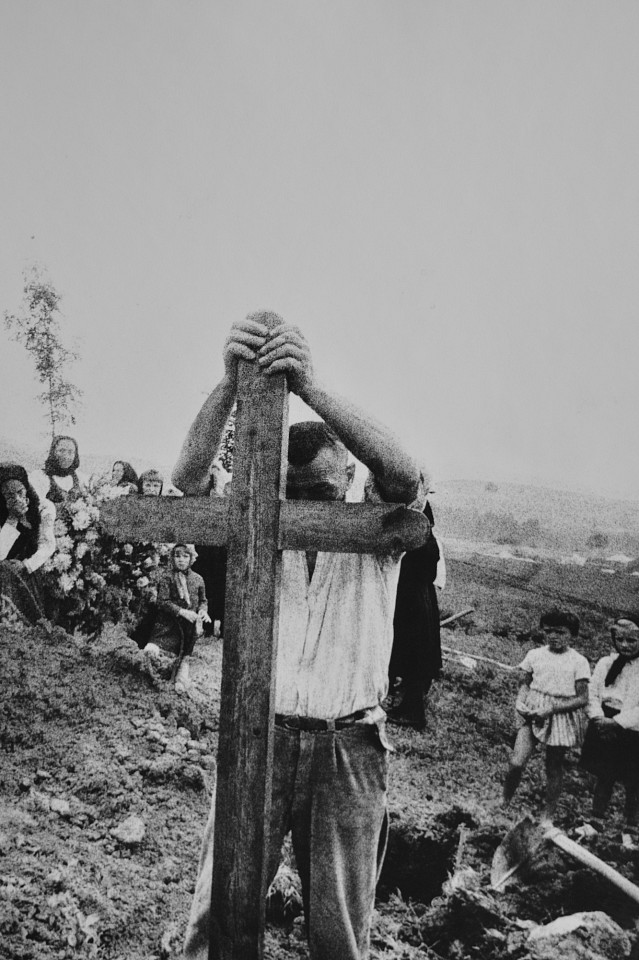 Markéta LUSKACOVA, The grave digger. From the series 'SÌŒumiac, the mountain village, Slovakia, 1967-74'
1967