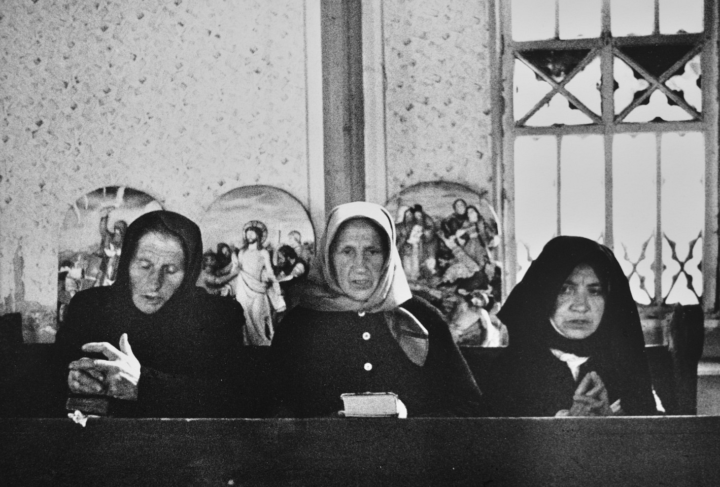 Markéta LUSKACOVA, The Three Women in the Chapel, Staré Hory.
1967, Silver Bromide Print