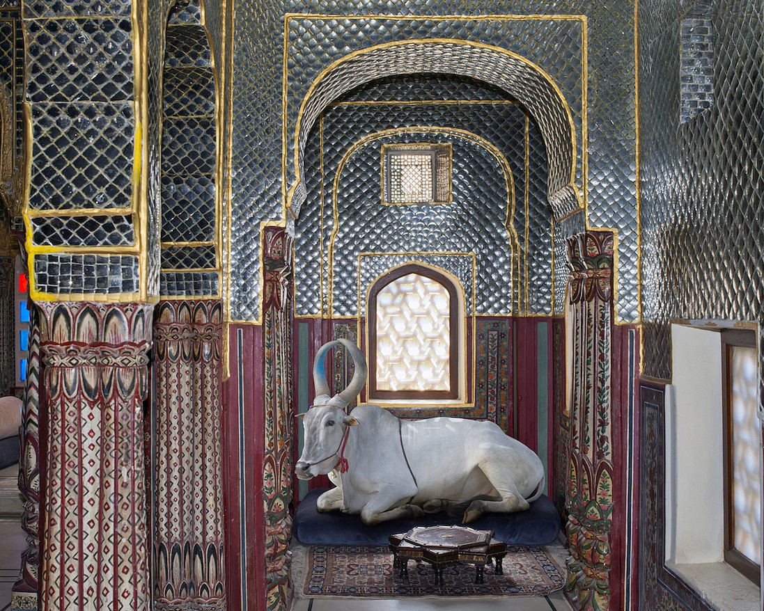 Karen KNORR, Shiva's Disciple, Samode Haveli, Jaipur, from 'India Song' series
2014, Pigment print on Hannemuhle Fine Art paper