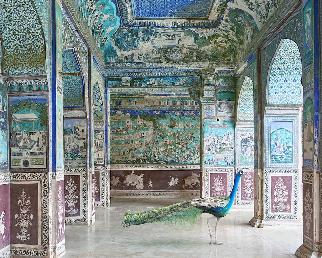 Karen KNORR, The Opium Smoker, Chitrasala, Bundi, from 'India Song' series
2017, Pigment print on Hannemuhle Fine Art paper