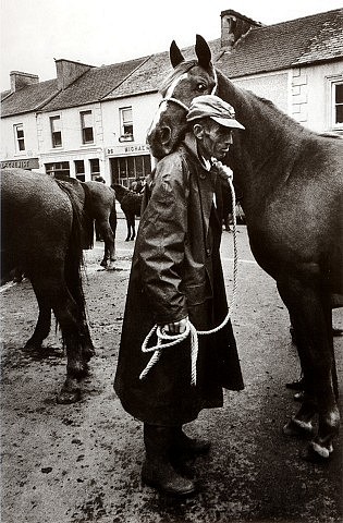 Markéta LUSKACOVA, Horsmen, West Ireland
1973, Silver gelatin print