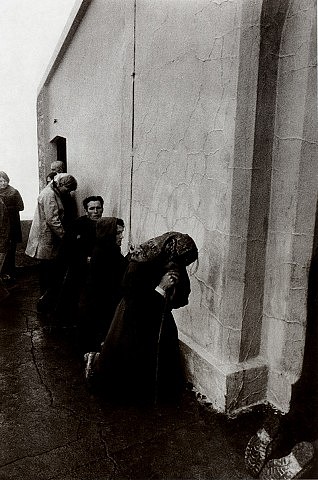 Markéta LUSKACOVA, Pilgrim On St Patricks Mountain
1972, Gelitan silver print