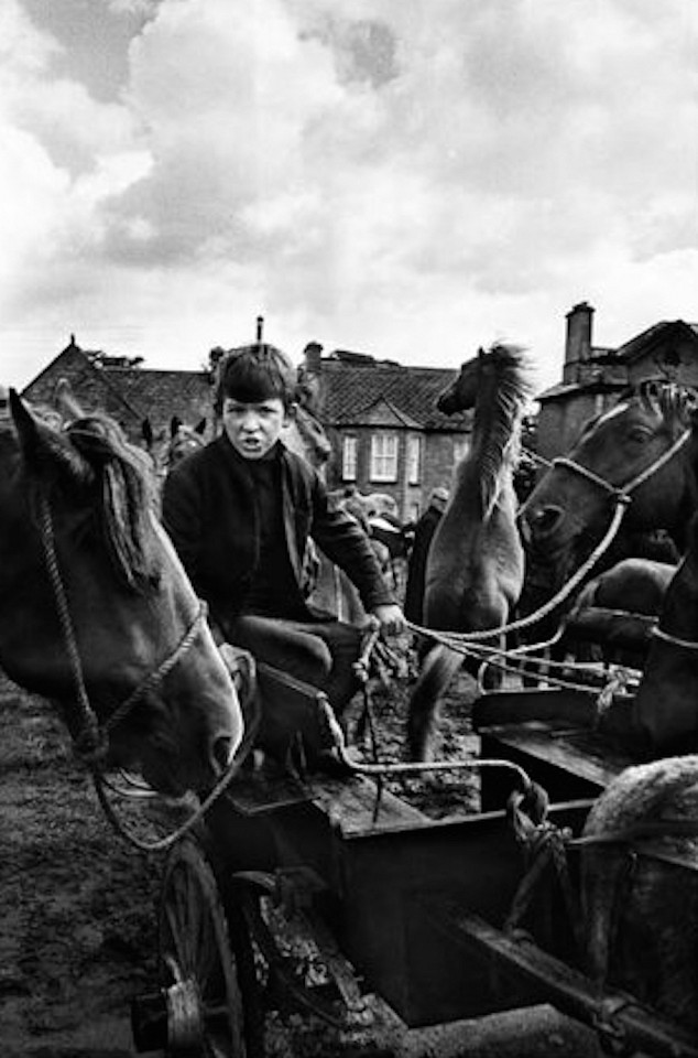 Markéta LUSKACOVA, Untitled, Ireland, 1972-73
Gelitan silver print