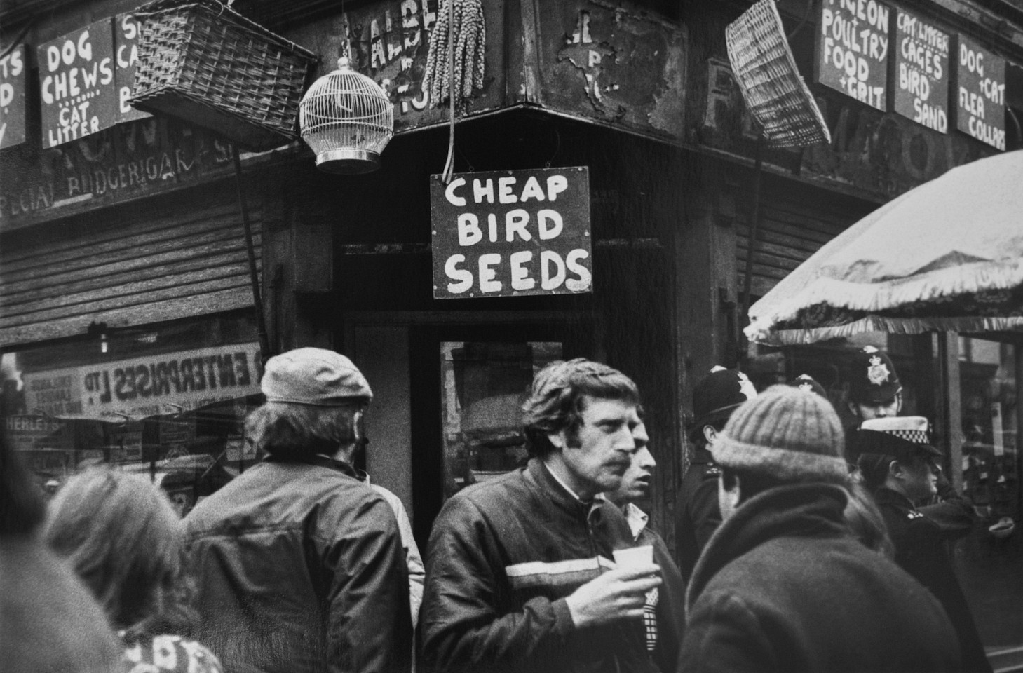 Fran MAY, Cheap Bird Seeds, Brick Lane
1976, Gelitan silver print